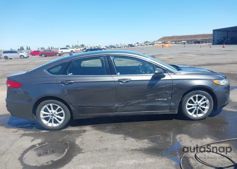 2019 Ford Fusion Hybrid Se z USA, uszkodzony, nr VIN 3FA6P0LU2KR256671